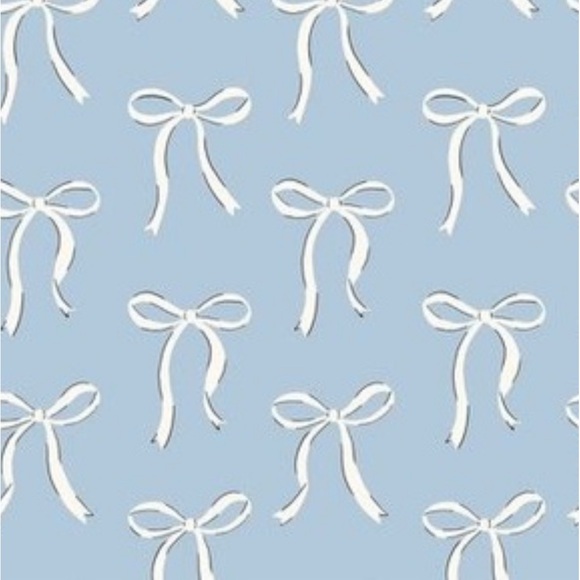 : M E E T  M E : - Picture 2 of 4